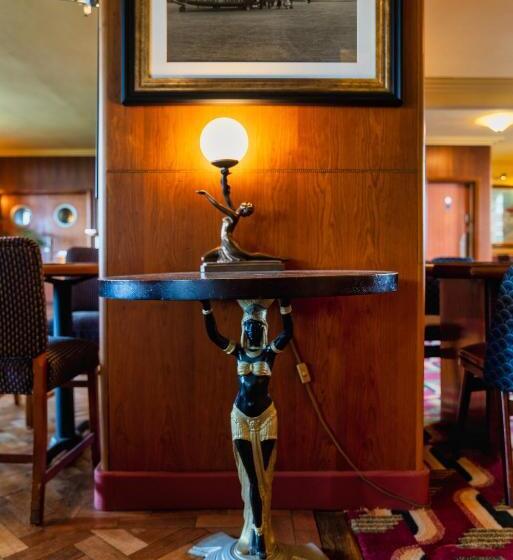 ホテル The Aviator