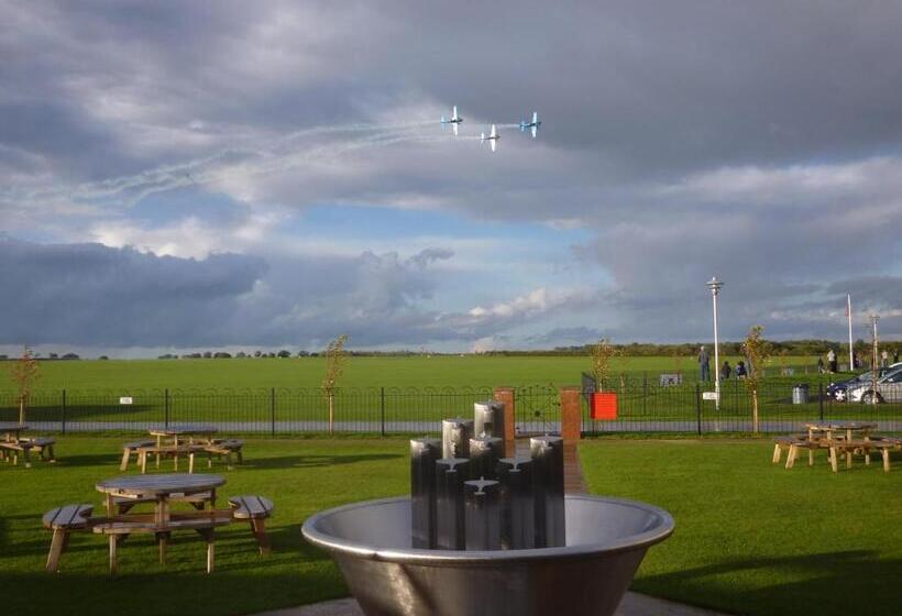 ホテル The Aviator