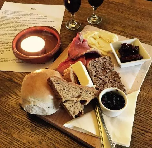 هتل Walter De Cantelupe Inn