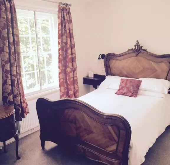 هتل Walter De Cantelupe Inn