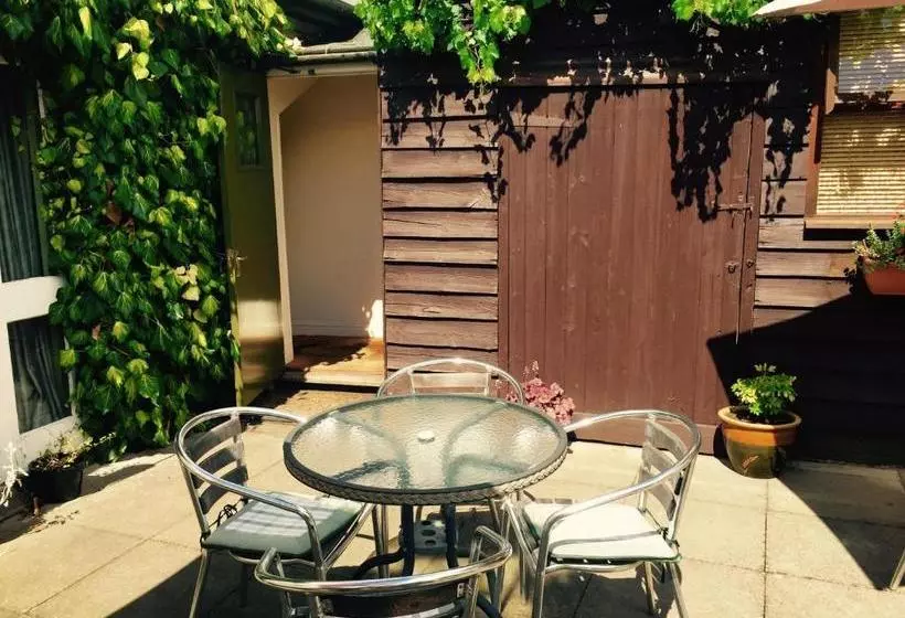 هتل Walter De Cantelupe Inn