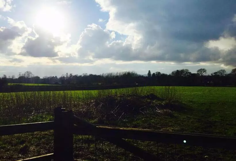 هتل Walter De Cantelupe Inn