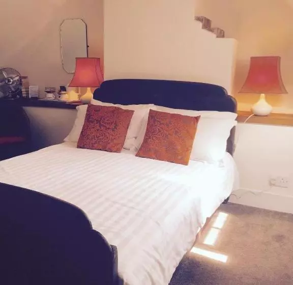 هتل Walter De Cantelupe Inn