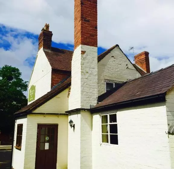 هتل Walter De Cantelupe Inn