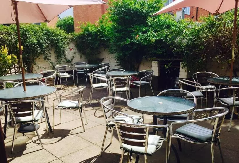 هتل Walter De Cantelupe Inn