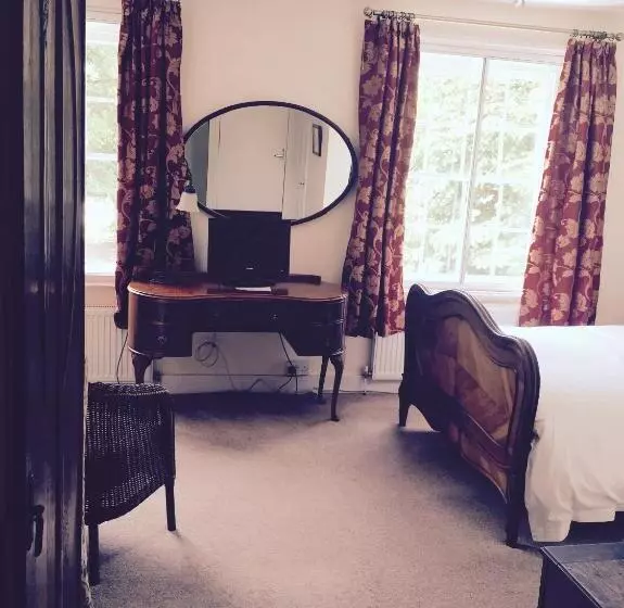 هتل Walter De Cantelupe Inn