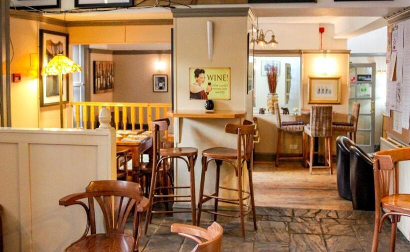 Station Hotel And Restaurant