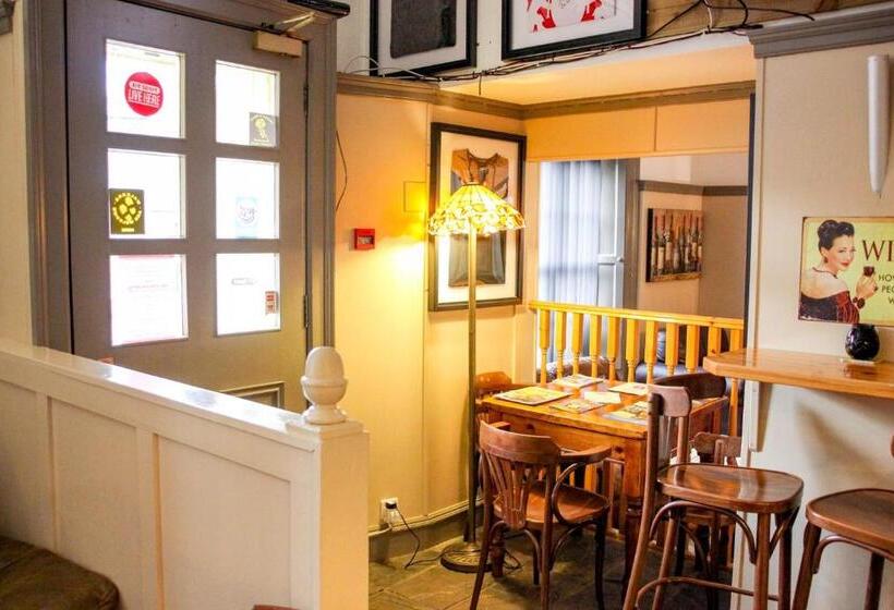 Station Hotel And Restaurant