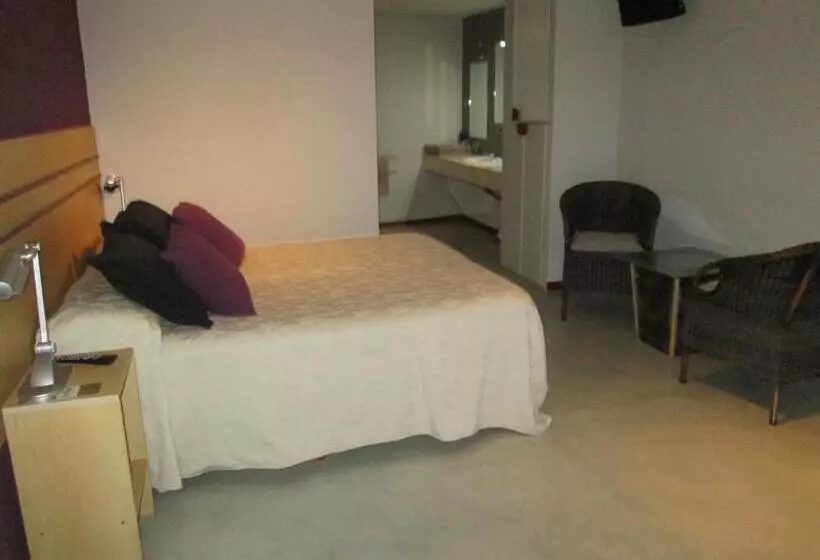 تختخواب و صبحانه Cañas Suites Urbanas