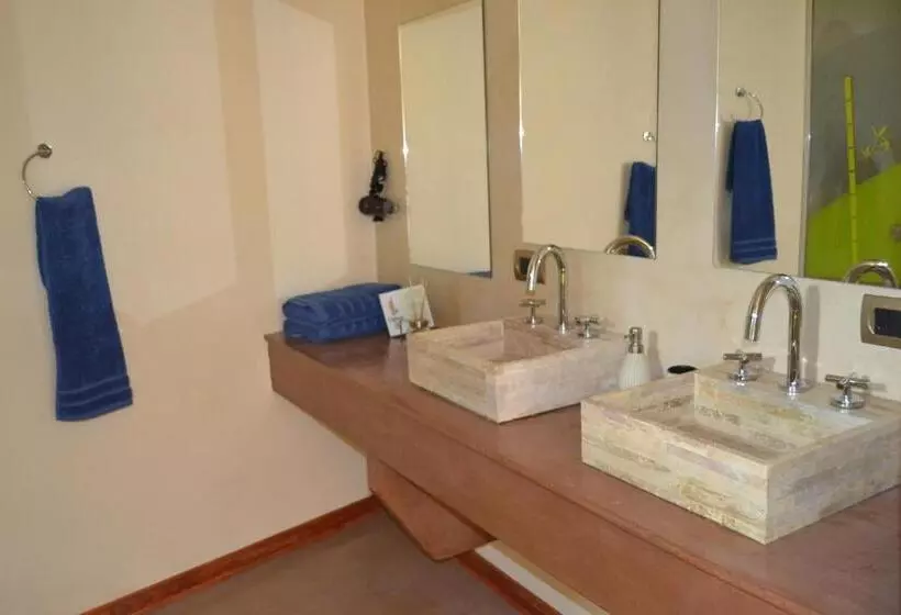 تختخواب و صبحانه Cañas Suites Urbanas