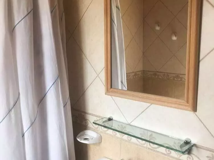 تختخواب و صبحانه Hosteria Miyazato Inn