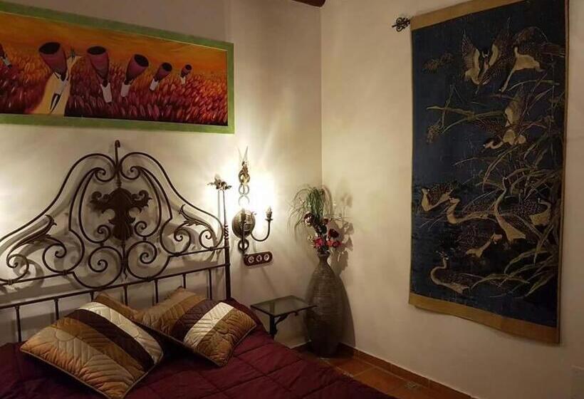 هتل Pensión Alfin