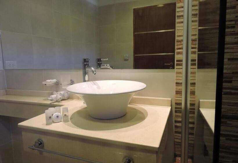 Rahuen Hotel/restaurant