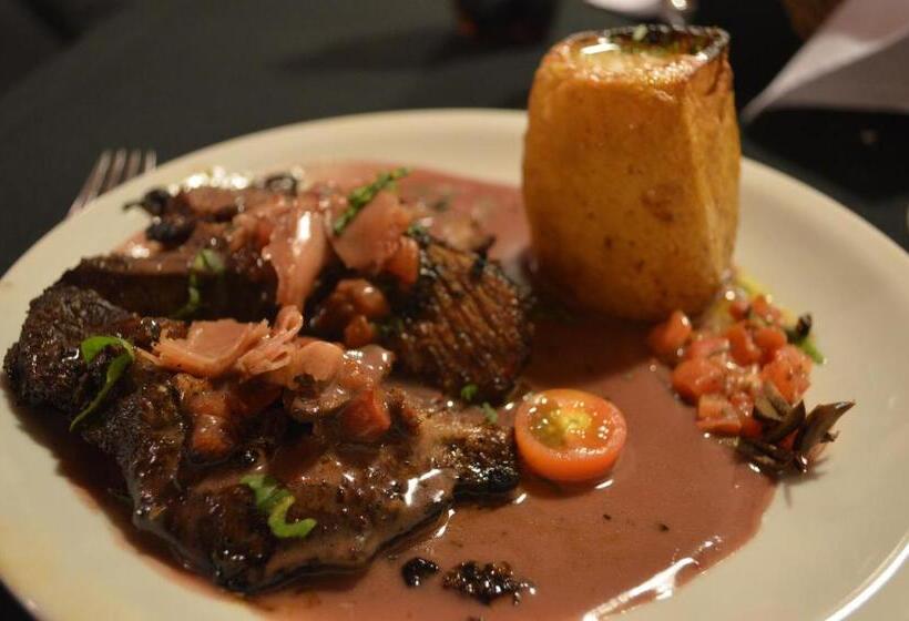 Rahuen Hotel/restaurant