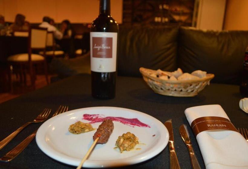 Rahuen Hotel/restaurant