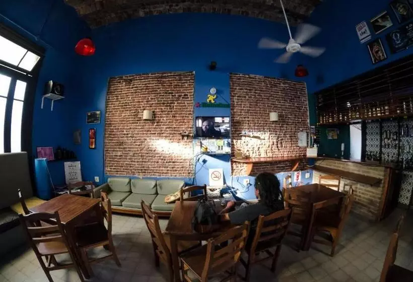 ベッドアンドブレックファースト Hostel La Nueva Comunidad
