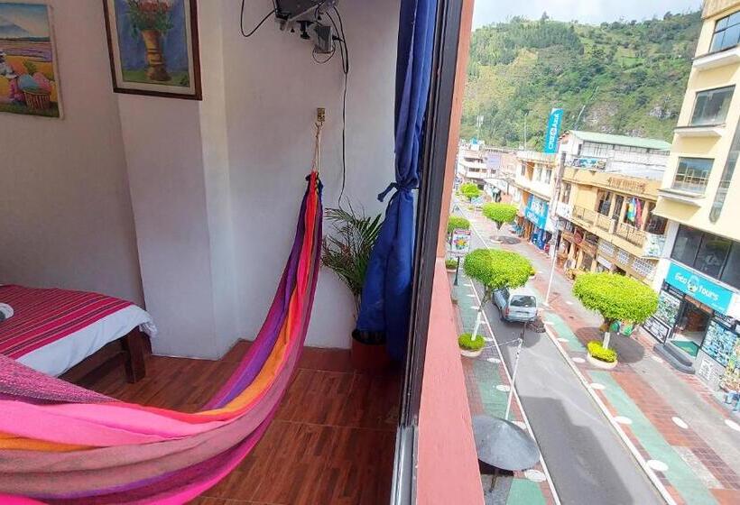 Erupcion Art Hotel & Hostel