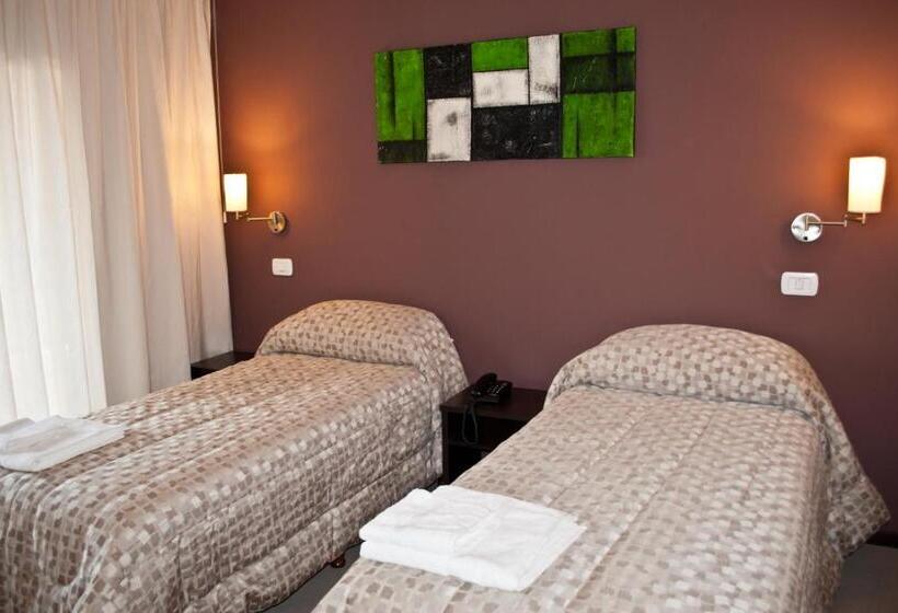 هتل Aires De Tandil