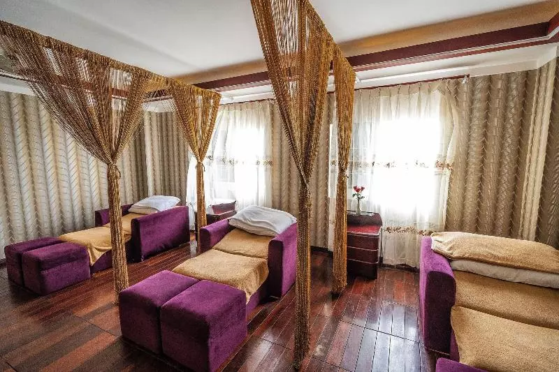 Duc Long Gia Lai Hotels & Apartment