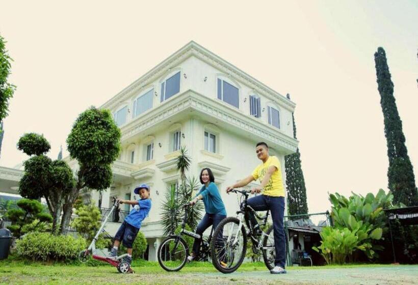 בית מלון כפרי Rizen Premiere