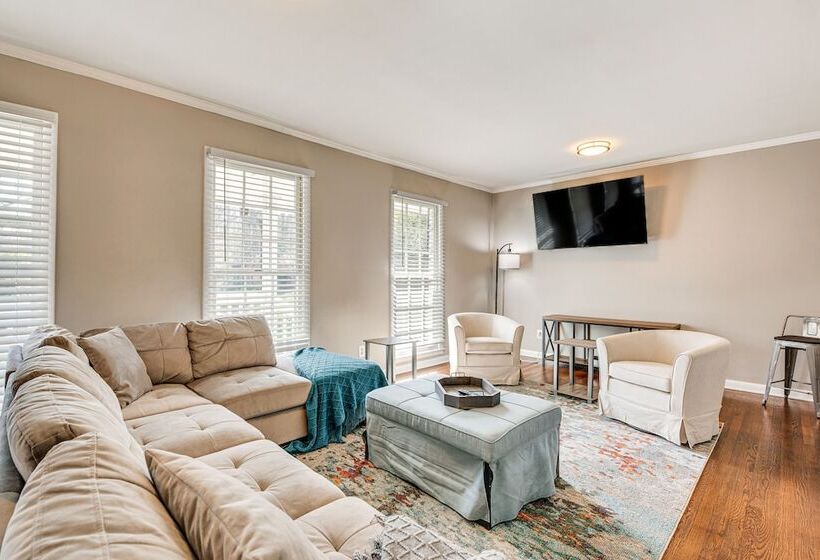 Atlanta Home W/ Movie Projector & Basketball Hoop!