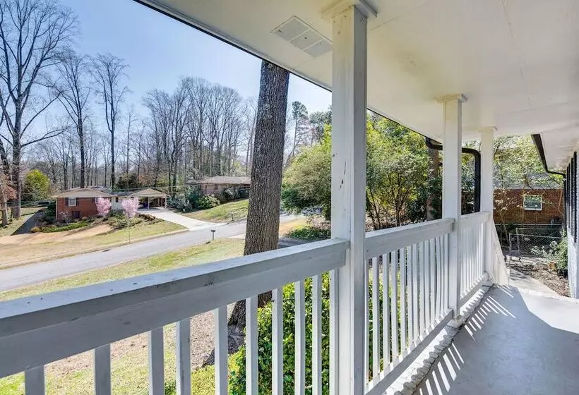 Atlanta Home W/ Movie Projector & Basketball Hoop!