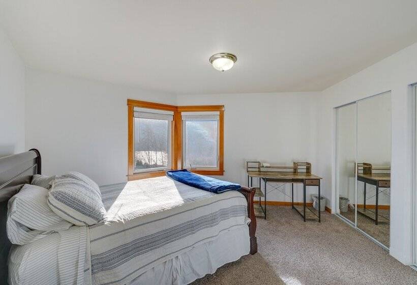 Stunning Mount Vernon Home W/ Big Lake Views!