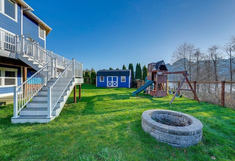 Stunning Mount Vernon Home W/ Big Lake Views!