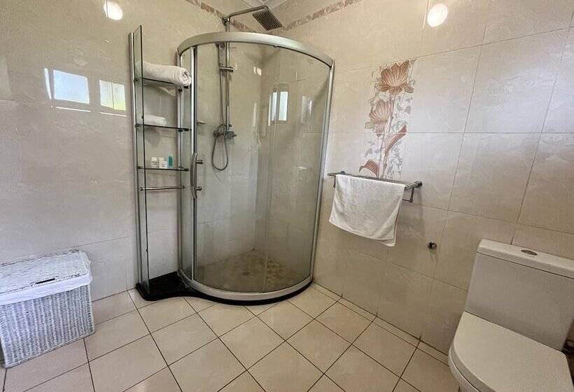 تختخواب و صبحانه Kia Ora Lodge