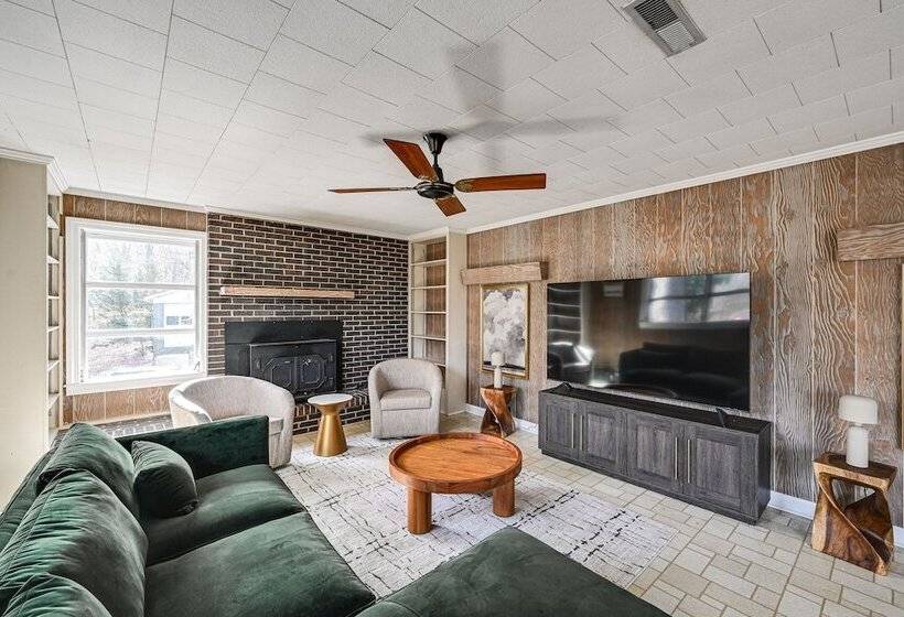 Greenville Home W/ Private Pool: 7 Mi To Downtown