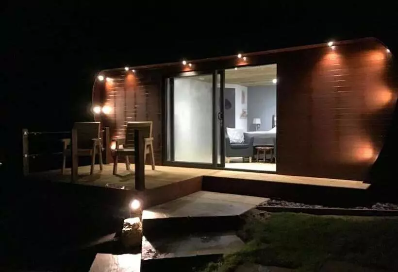 Hotelli The Pod & Cwtch Luxury Accommodation