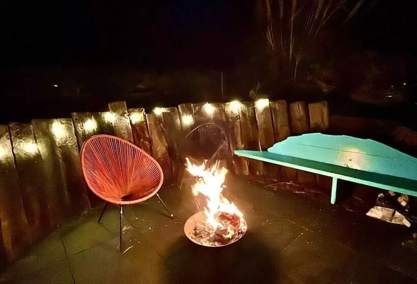 Hotelli The Pod & Cwtch Luxury Accommodation