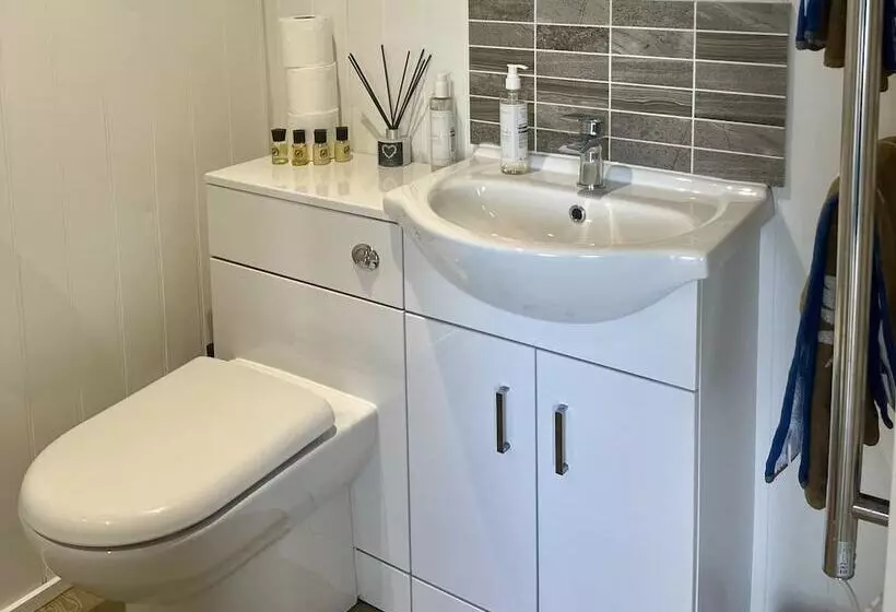 Hotelli The Pod & Cwtch Luxury Accommodation