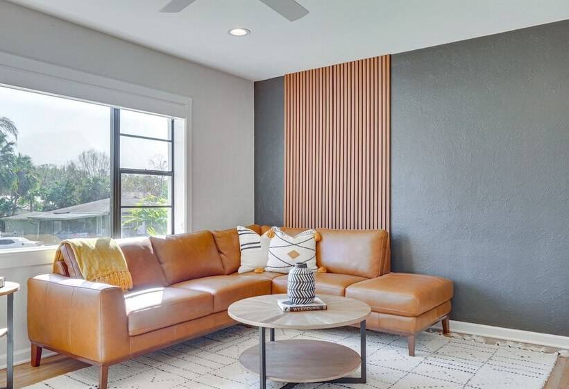 Lakeland Retreat W/ Private Pool & Yard Games!