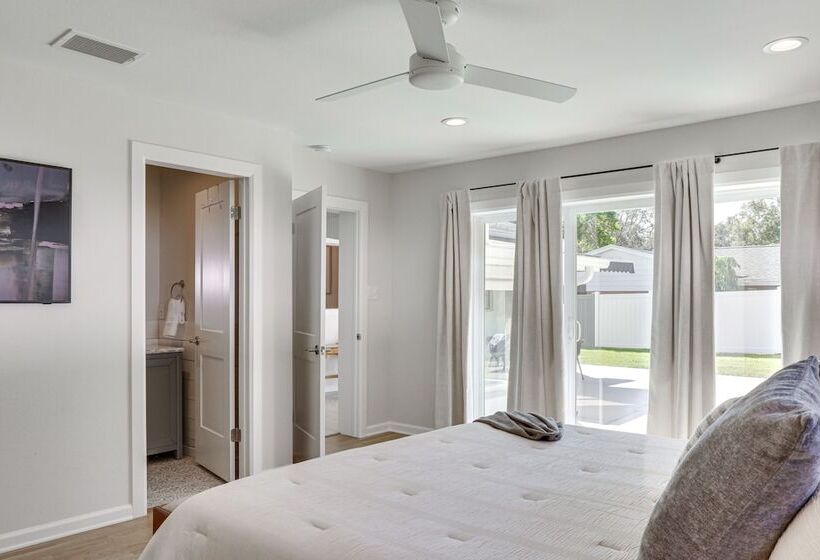 Lakeland Retreat W/ Private Pool & Yard Games!