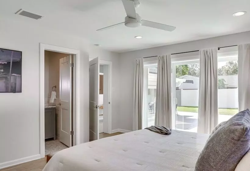 Lakeland Retreat W/ Private Pool & Yard Games!