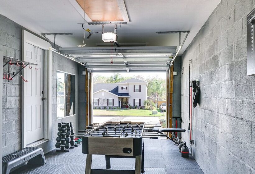 Lakeland Retreat W/ Private Pool & Yard Games!