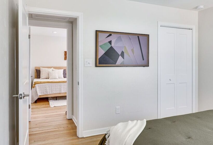 Lakeland Retreat W/ Private Pool & Yard Games!