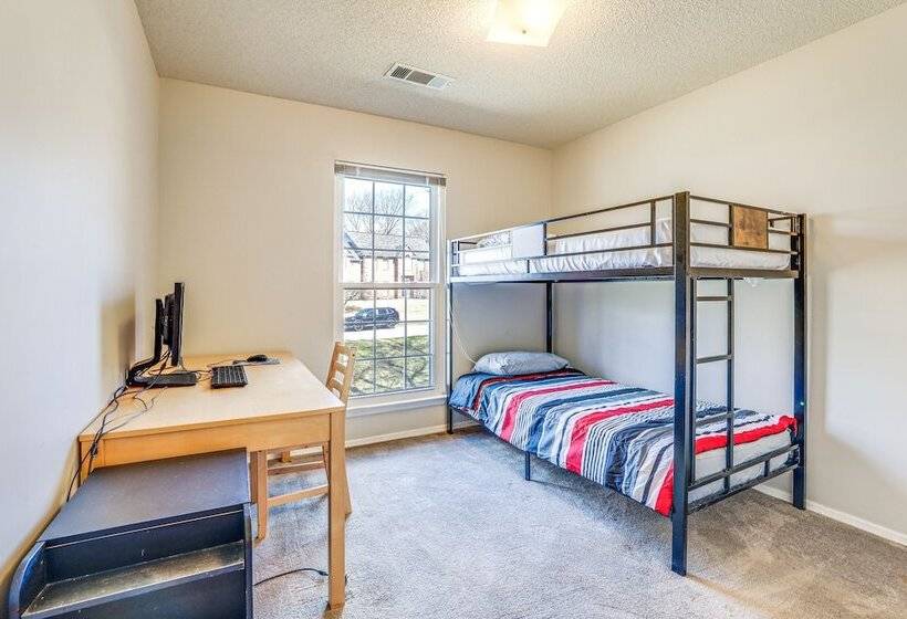 Minimalist Alpharetta Home W/ Balcony Near Atlanta