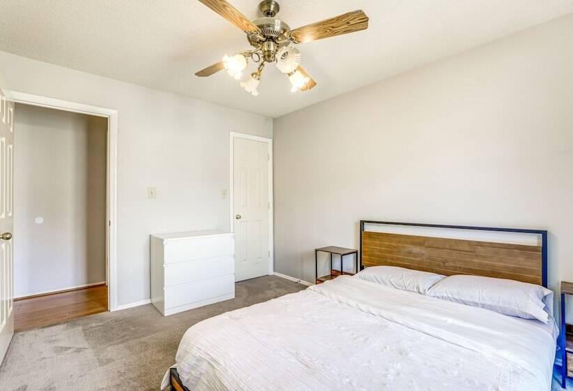 Minimalist Alpharetta Home W/ Balcony Near Atlanta