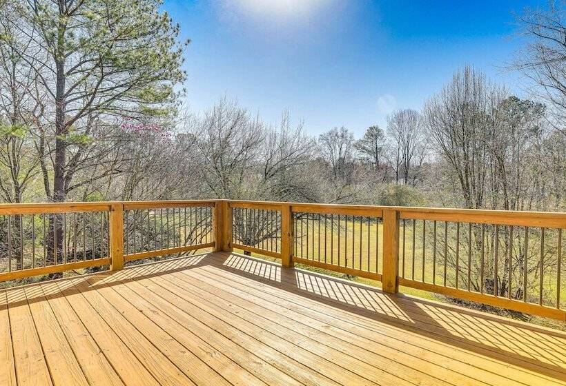 Minimalist Alpharetta Home W/ Balcony Near Atlanta