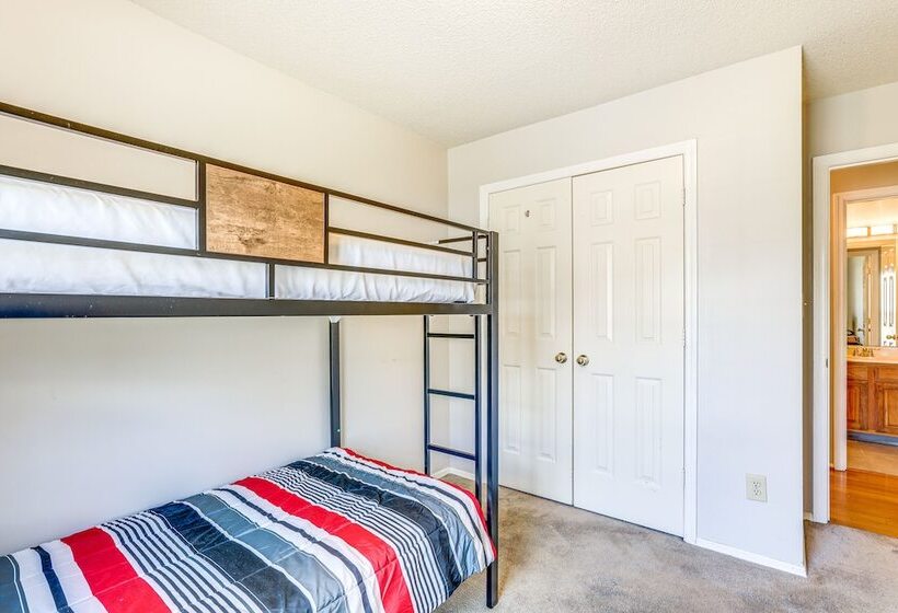 Minimalist Alpharetta Home W/ Balcony Near Atlanta