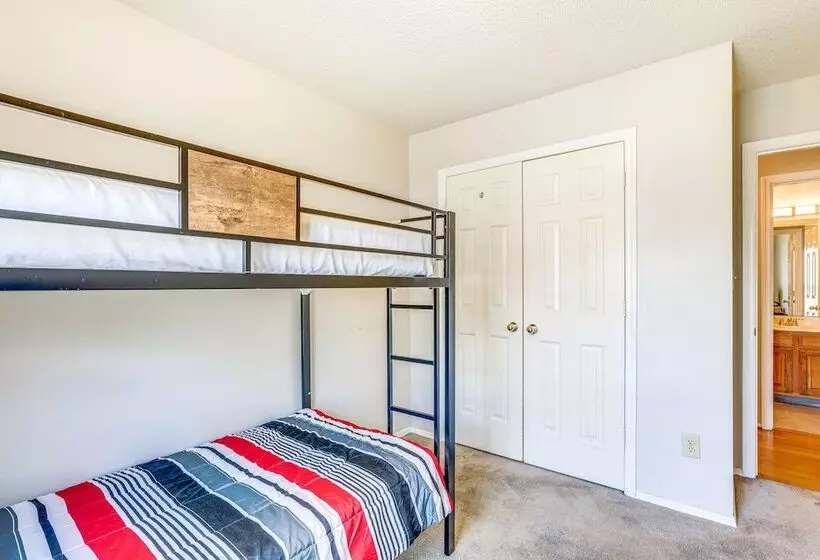 Minimalist Alpharetta Home W/ Balcony Near Atlanta