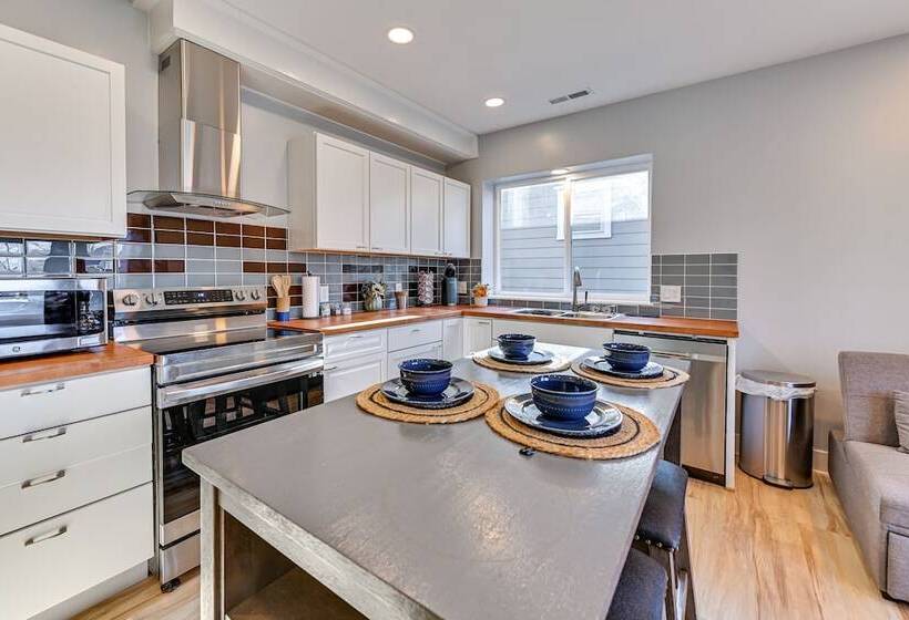 7 Mi To Louisville: Pet Friendly New Albany Home