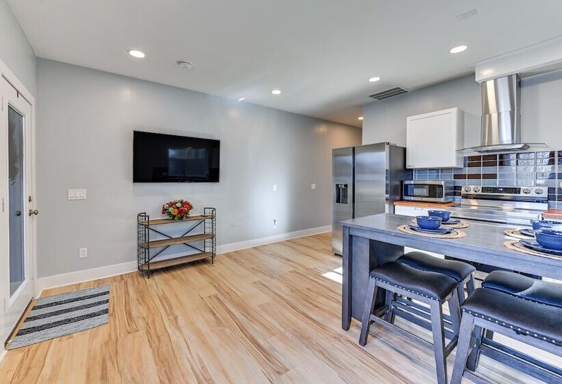 7 Mi To Louisville: Pet Friendly New Albany Home