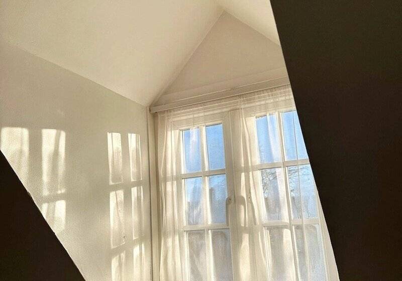 Remarkable 1 Bed Cotswolds Cottage In Finstock