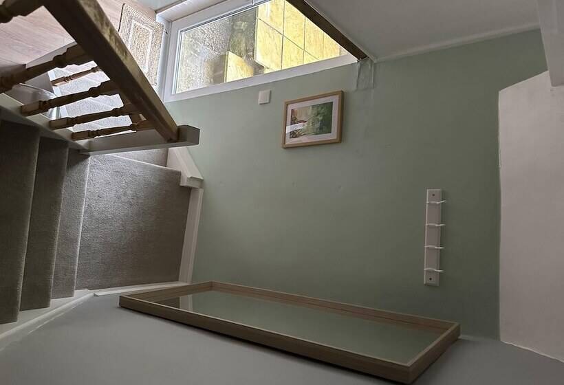 Remarkable 1 Bed Cotswolds Cottage In Finstock