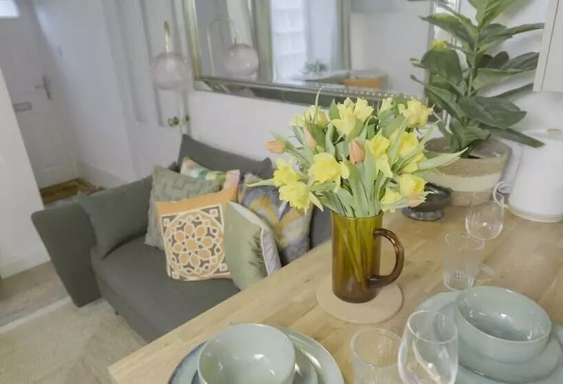 Cosy 1 Bedroom Cottage In The Cotswolds