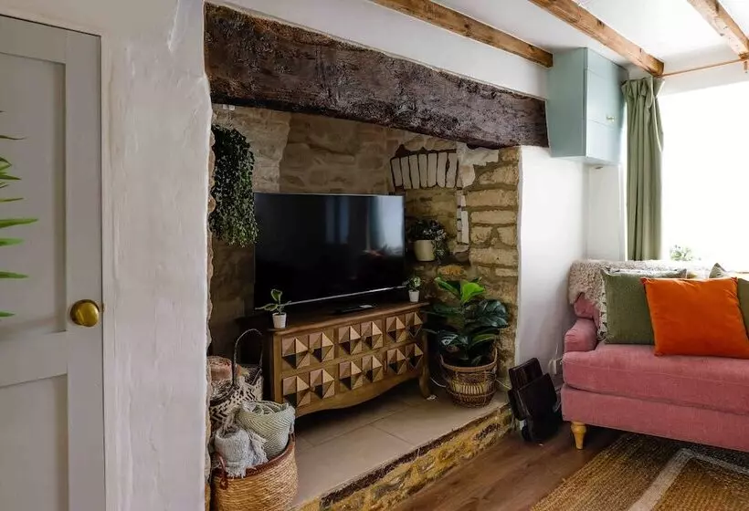 Cosy 1 Bedroom Cottage In The Cotswolds