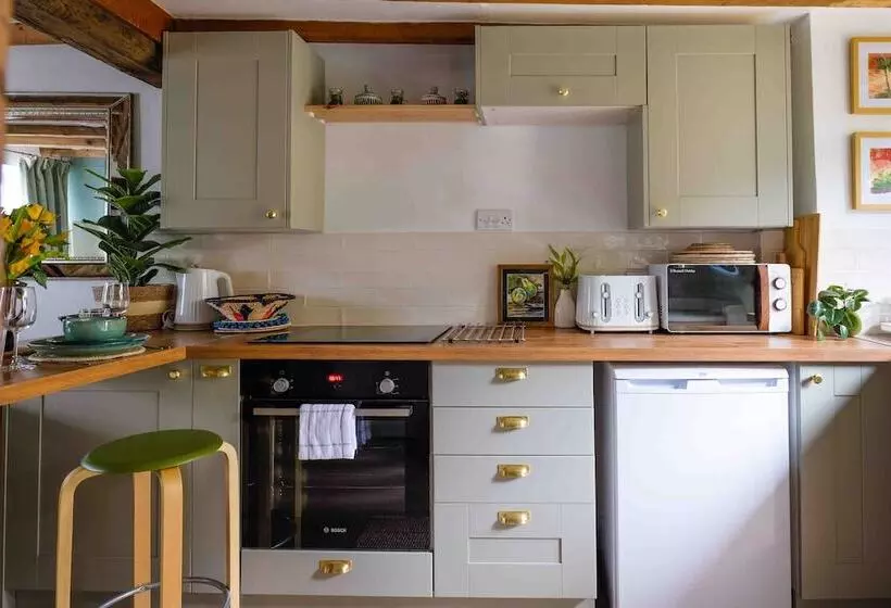 Cosy 1 Bedroom Cottage In The Cotswolds
